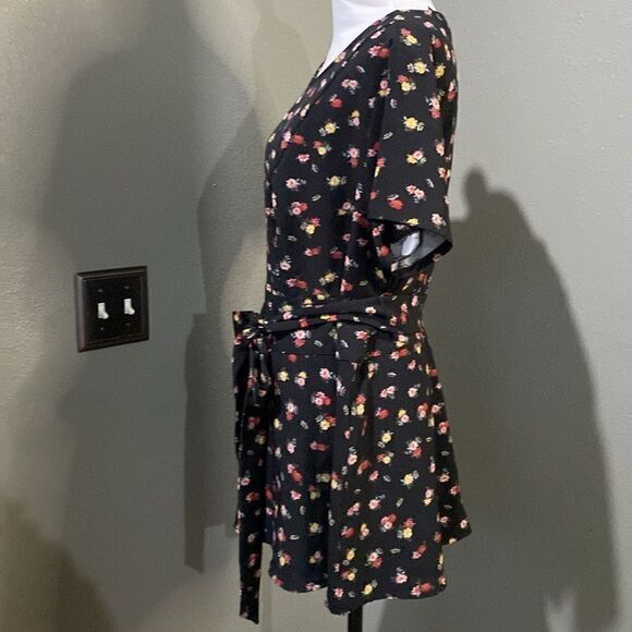 Lane Bryant Peplum Blouse Black Red Floral Short Sleeve Tie Waist Stretch - Picture 11 of 12